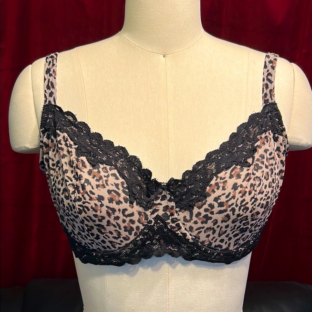 Vintage Y2K Gyaru Kei Paramour Leopard Print Lace Trim Bra 38C